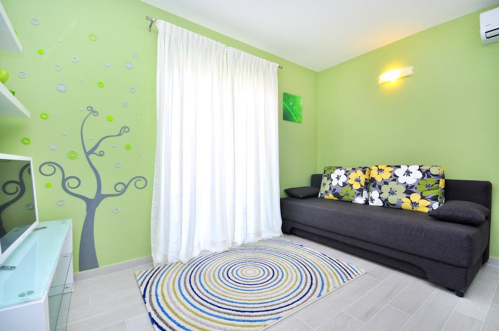 Apartments Sakal Trogir Ruang foto