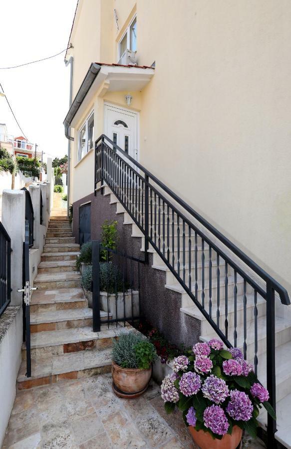 Apartments Sakal Trogir Bagian luar foto