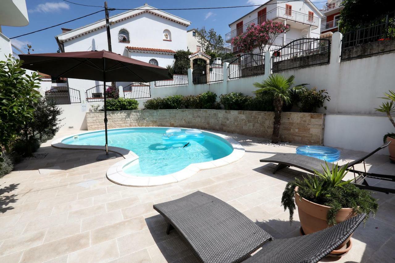 Apartments Sakal Trogir Bagian luar foto