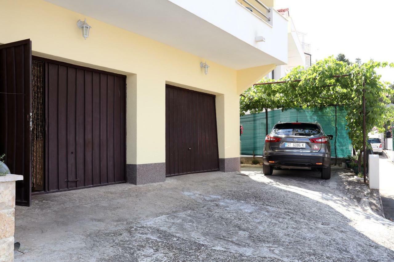Apartments Sakal Trogir Bagian luar foto