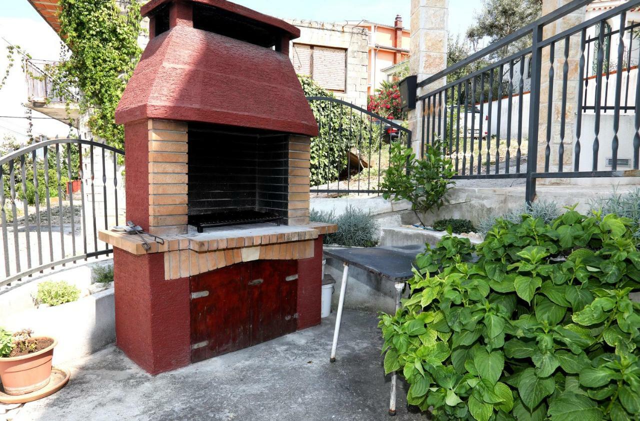 Apartments Sakal Trogir Bagian luar foto