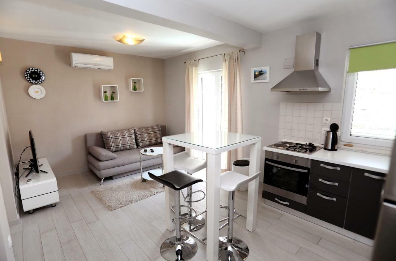 Apartments Sakal Trogir Bagian luar foto