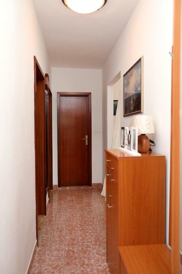 Apartments Sakal Trogir Bagian luar foto