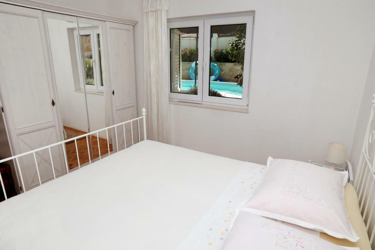 Apartments Sakal Trogir Bagian luar foto