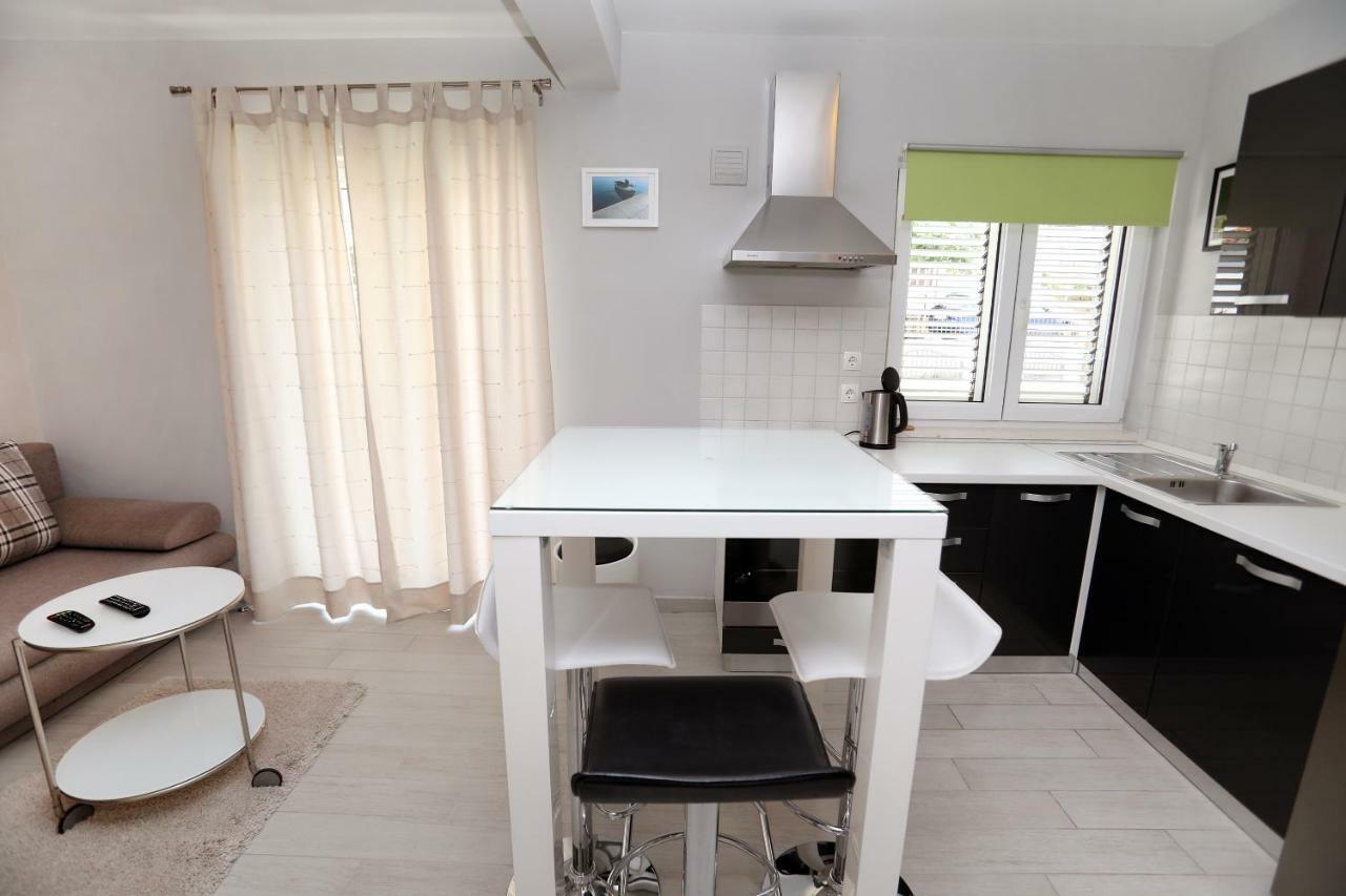 Apartments Sakal Trogir Bagian luar foto