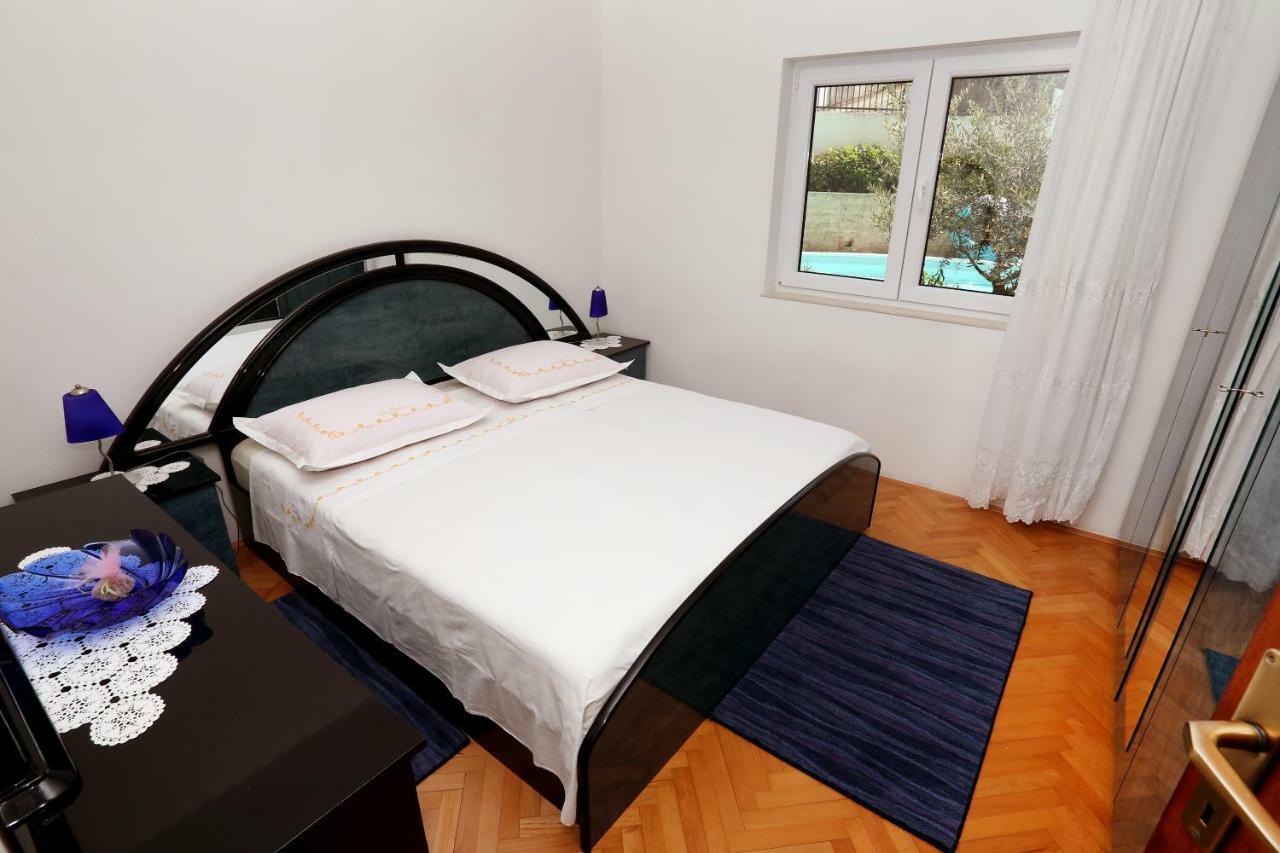 Apartments Sakal Trogir Bagian luar foto