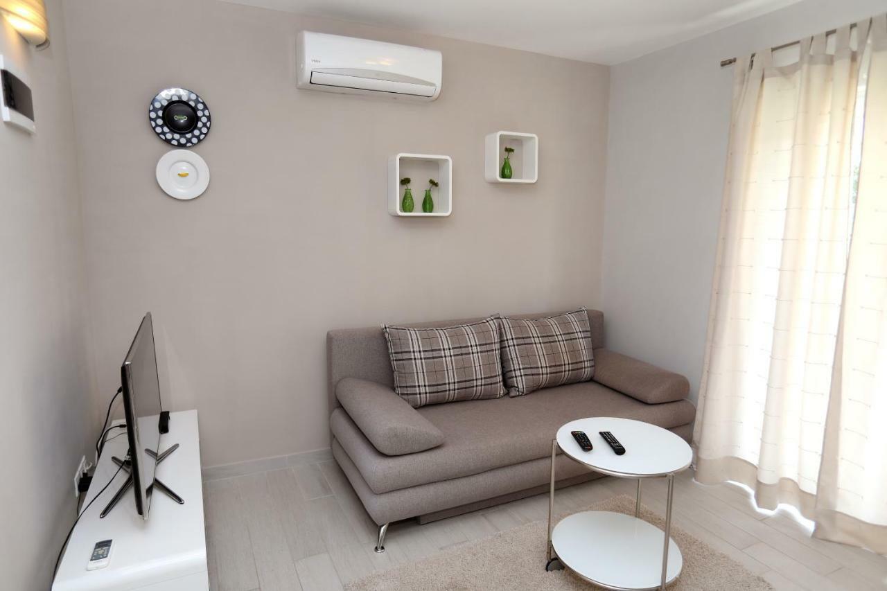 Apartments Sakal Trogir Bagian luar foto